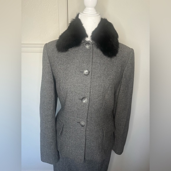 Banana Republic Gray and Black blazer with skirt size 10 - Picture 2 of 11